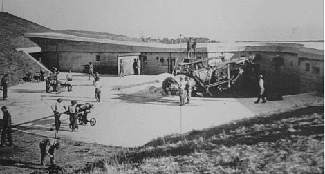Loading a 14" Gun at Battery Osgood Farley, Fort MacArthur